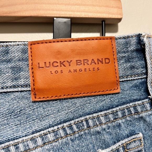 Lucky Brand Boyfriend Shorts Denim Raw Hem Distressed Women’s Size 4/27 - Picture 6 of 9
